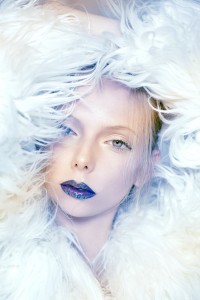 Holographic editorial for Magazina | מרינה מושקוביץ Holographic editorial for Magazina | מרינה מושקוביץ