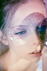 Holographic editorial for Magazina | מרינה מושקוביץ Holographic editorial for Magazina | מרינה מושקוביץ