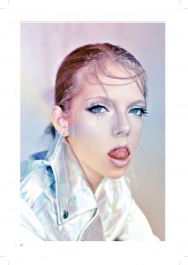 Holographic editorial for Magazina | מרינה מושקוביץ Holographic editorial for Magazina | מרינה מושקוביץ